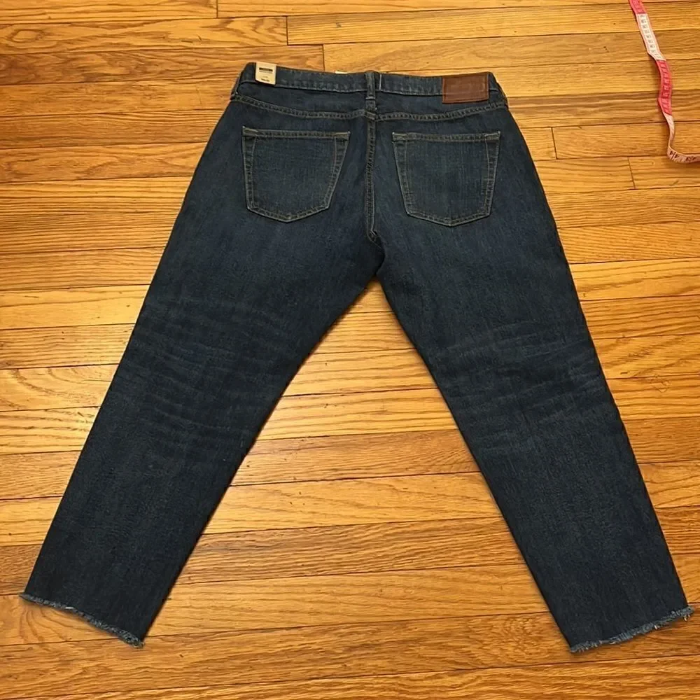 NWT A&F Rustin Cropped Athletic Slim Jeans size 30”‎